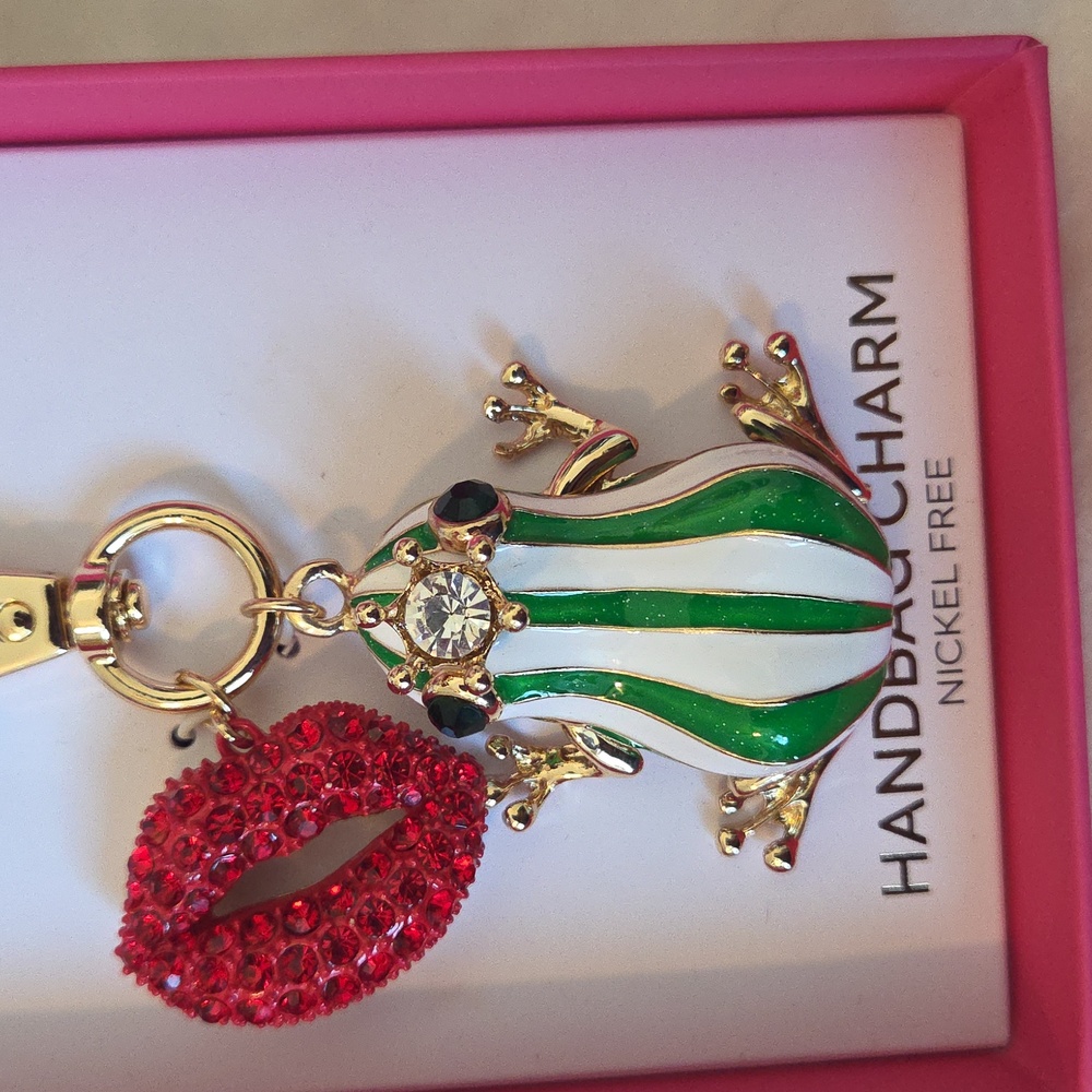 Green and White Frog Handbag Charm - Picture 2 of 2